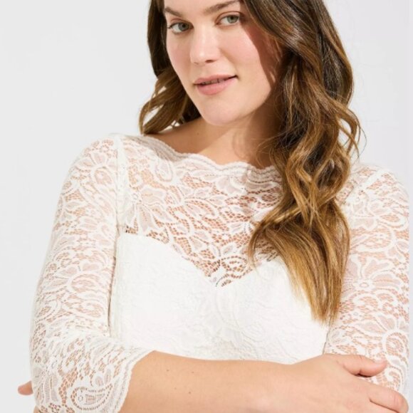 Plus Size Torrid Ivory Lace Tea-Length Wedding Dress Size 24 and Size 18 - Picture 3 of 13